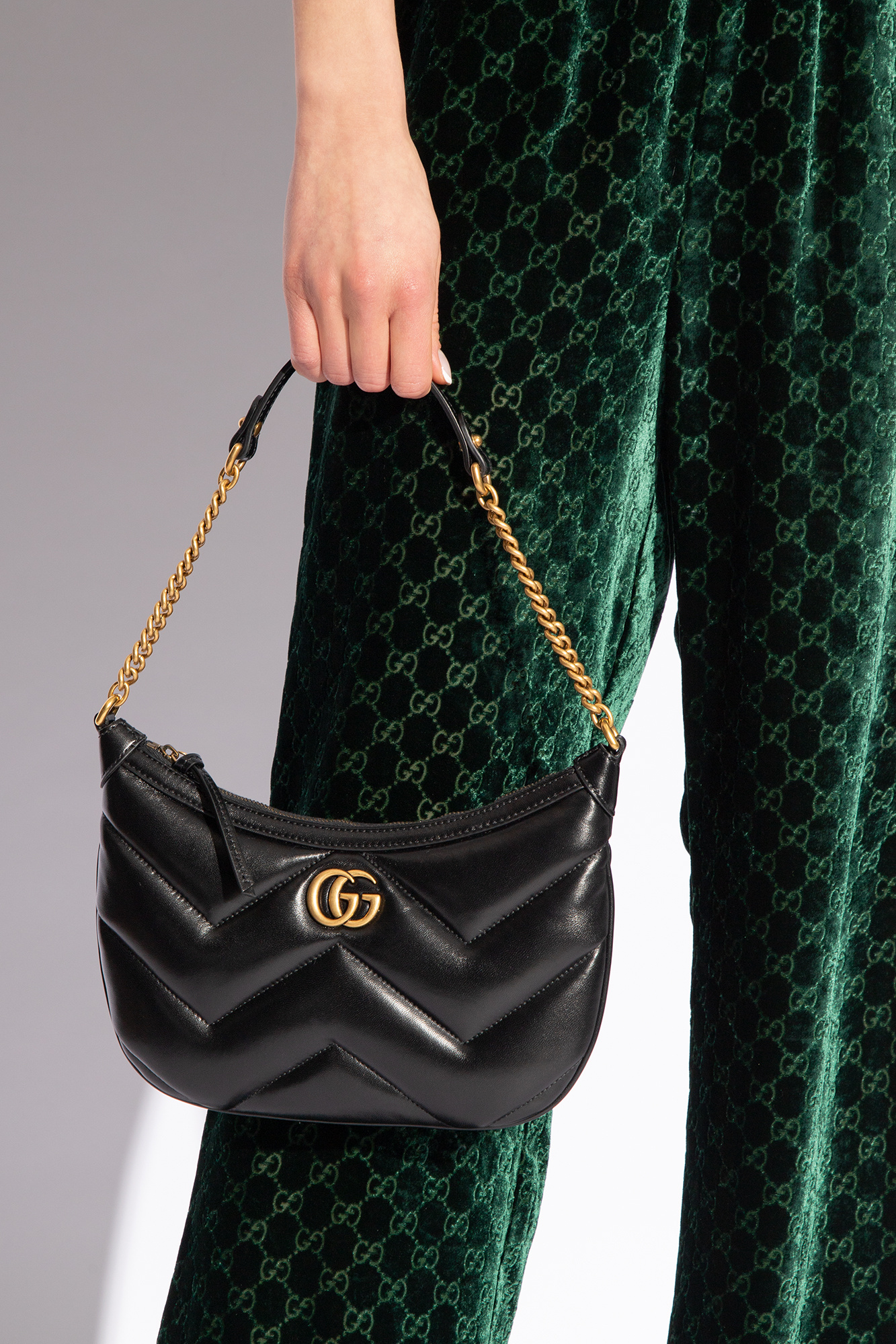 ショルダーバッグ・ポシェット GUCCI 'GG Marmont' small shoulder bag (777263AAC74 1000) Gucci Women's Gg Marmont Small Shoulder Bag White